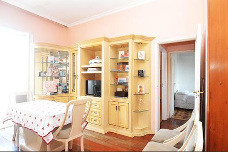 Apartamento à venda com 99m², 3 quartos e sem vagaSala