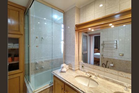 Apartamento à venda com 99m², 3 quartos e sem vaga Apartamento à venda com 99m², 3 quartos e sem vagaBanheiro