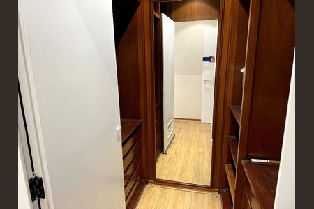 Apartamento para alugar com 216m², 3 quartos e 3 vagasCloset da Suíte