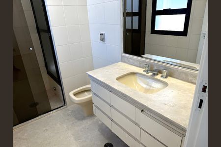 Apartamento para alugar com 216m², 3 quartos e 3 vagasBanheiro da Suíte 3