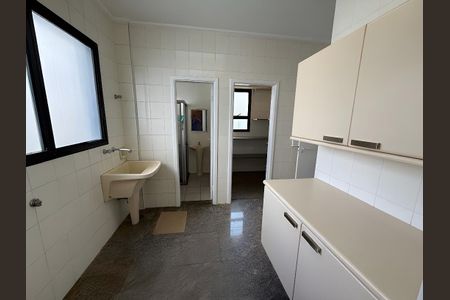 Apartamento para alugar com 216m², 3 quartos e 3 vagasÁrea de Serviço