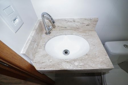 Casa à venda com 115m², 3 quartos e 2 vagasBanheiro da Suíte 2