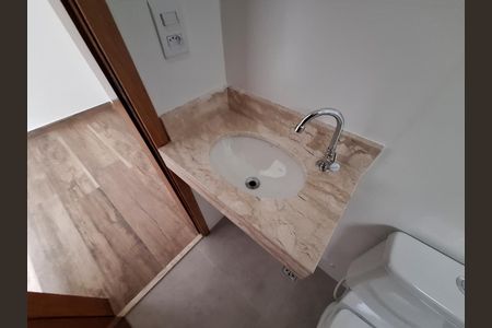 Casa à venda com 120m², 3 quartos e 2 vagasBanheiro da Suíte 2