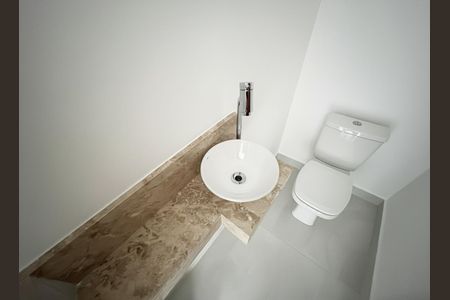 Casa à venda com 120m², 3 quartos e 2 vagasLavabo