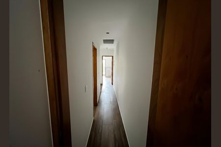 Casa à venda com 120m², 3 quartos e 2 vagasCorredor