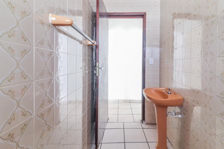 Casa para alugar com 100m², 2 quartos e 1 vaga Casa para alugar com 100m², 2 quartos e 1 vagaBanheiro