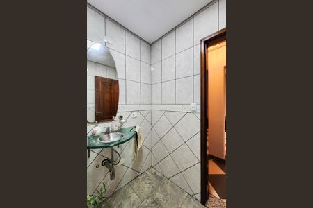 Casa à venda com 245m², 3 quartos e 4 vagasLavabo