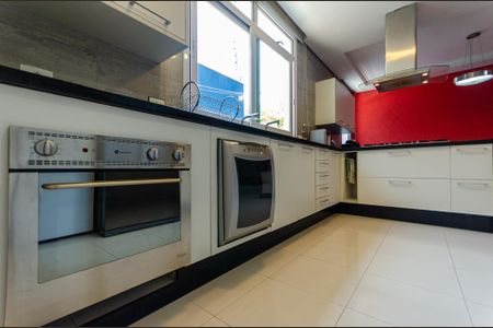 Casa à venda com 600m², 7 quartos e 10 vagasCozinha