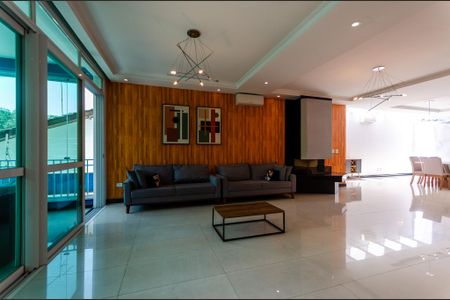 Sala de estar de casa à venda com 7 quartos, 600m² em City América, São Paulo
