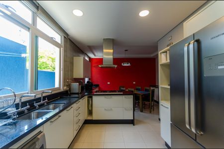 Casa à venda com 600m², 7 quartos e 10 vagasCozinha