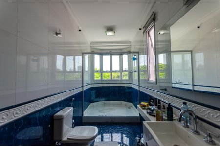 Casa à venda com 600m², 7 quartos e 10 vagasSuíte 4 - Banheiro