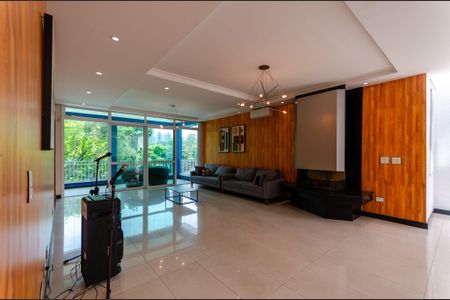 Sala de estar de casa à venda com 7 quartos, 600m² em City América, São Paulo