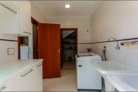 Casa à venda com 600m², 7 quartos e 10 vagasÁrea de Serviço