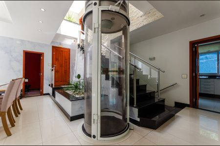 Casa à venda com 600m², 7 quartos e 10 vagasSalada de Jantar