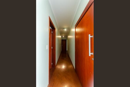 Casa à venda com 600m², 7 quartos e 10 vagasCorredor