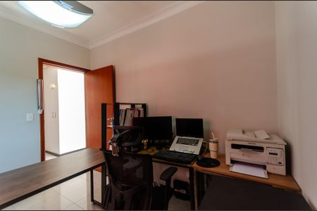 Casa à venda com 600m², 7 quartos e 10 vagasEscritório