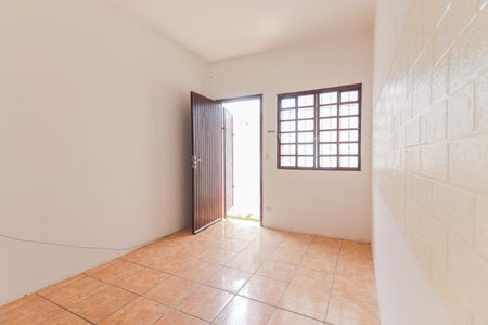 Sala de casa para alugar com 2 quartos, 130m² em Parque Ipe, São Paulo
