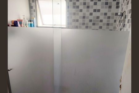 Banheiro de apartamento à venda com 2 quartos, 52m² em Interlagos, São Paulo