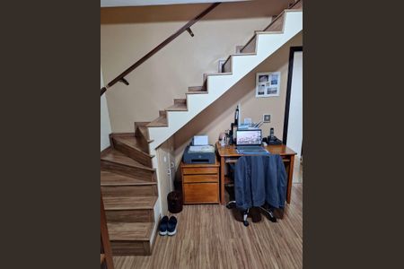 Escada de casa à venda com 3 quartos, 148m² em Vila Vivaldi, São Bernardo do Campo