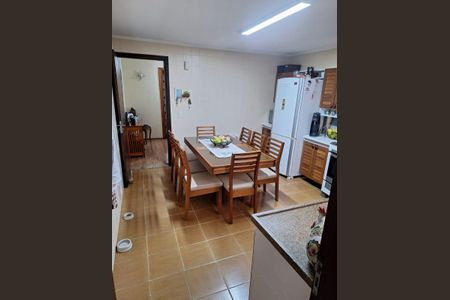 Casa à venda com 148m², 3 quartos e 2 vagasCozinha