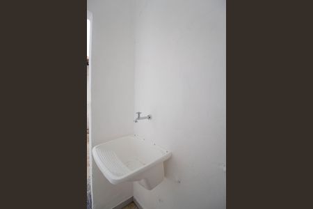 Casa para alugar com 54m², 2 quartos e 1 vagaÁrea de Serviço