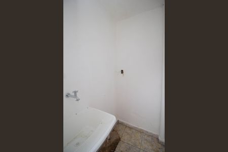 Casa para alugar com 54m², 2 quartos e 1 vagaÁrea de Serviço