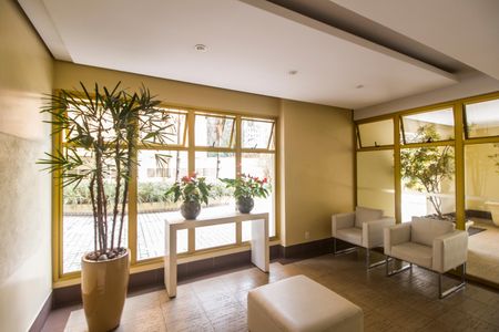 Apartamento para alugar com 108m², 2 quartos e 2 vagasHall social