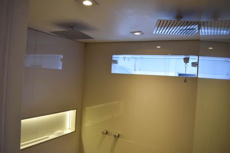 Apartamento à venda com 95m², 3 quartos e 1 vaga Apartamento à venda com 95m², 3 quartos e 1 vagaBanheiro da Suíte