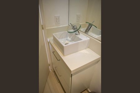 Apartamento à venda com 95m², 3 quartos e 1 vaga Apartamento à venda com 95m², 3 quartos e 1 vagaBanheiro Social