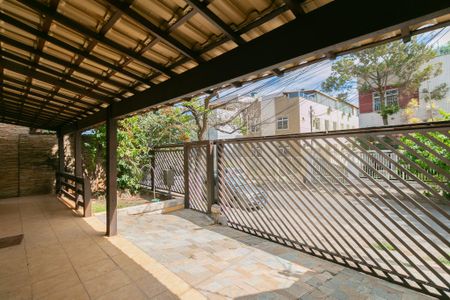 Casa à venda com 360m², 4 quartos e 3 vagas