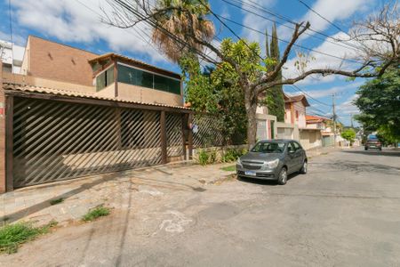 Casa à venda com 360m², 4 quartos e 3 vagas