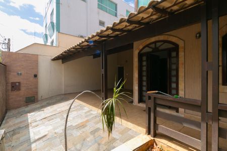 Casa à venda com 360m², 4 quartos e 3 vagas