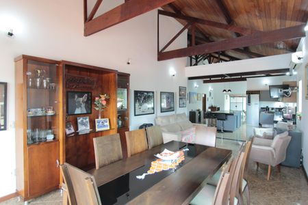 Sala/Cozinha de casa à venda com 8 quartos, 504m² em Braúnas, Belo Horizonte