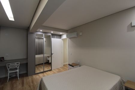 Casa à venda com 504m², 8 quartos e 7 vagasSuíte 1 - Casa 2