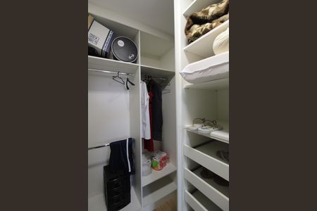 Casa à venda com 504m², 8 quartos e 7 vagasCloset da Suíte 1 - Casa 2