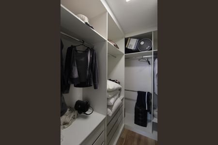 Casa à venda com 504m², 8 quartos e 7 vagasCloset da Suíte 1 - Casa 2