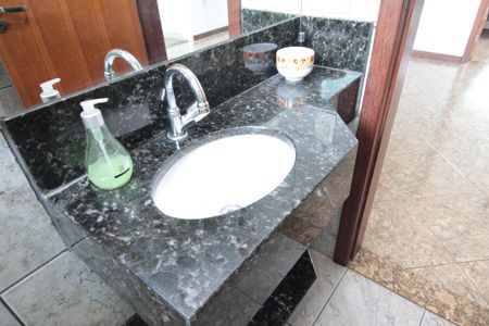 Casa à venda com 504m², 8 quartos e 7 vagasLavabo 