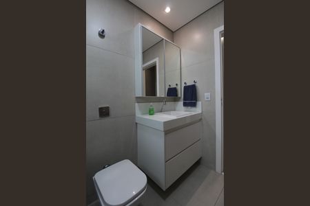 Casa à venda com 504m², 8 quartos e 7 vagasBanheiro da Suíte 1 - Casa 2