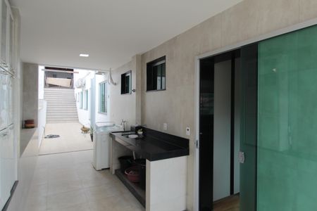 Casa à venda com 504m², 8 quartos e 7 vagasCozinha - Casa 2