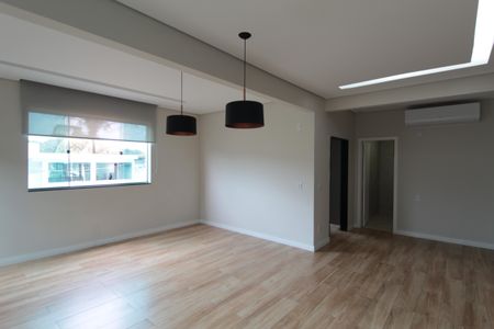 Casa à venda com 504m², 8 quartos e 7 vagasSala - Casa 2