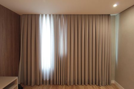 Casa à venda com 504m², 8 quartos e 7 vagasQuarto - Casa 2