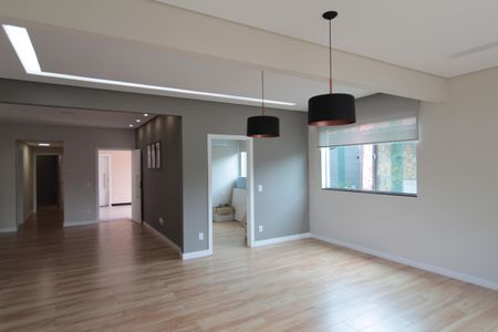 Casa à venda com 504m², 8 quartos e 7 vagasSala - Casa 2