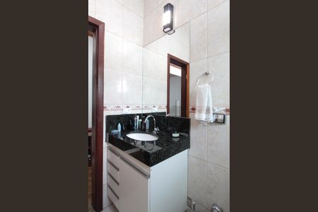 Casa à venda com 504m², 8 quartos e 7 vagasBanheiro da Suíte 4