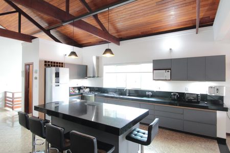 Sala/Cozinha de casa à venda com 8 quartos, 504m² em Braúnas, Belo Horizonte