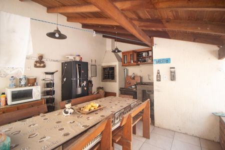 Casa à venda com 200m², 4 quartos e 1 vagaÁrea comum - Churrasqueira