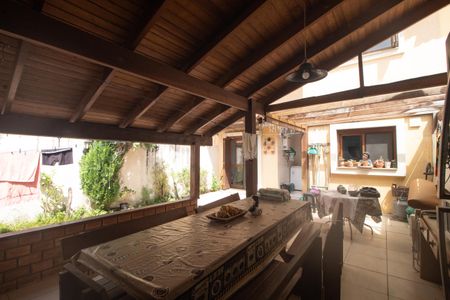 Casa à venda com 200m², 4 quartos e 1 vagaÁrea comum - Churrasqueira