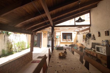 Casa à venda com 200m², 4 quartos e 1 vagaÁrea comum - Churrasqueira