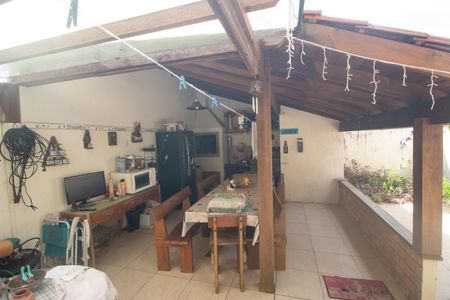 Casa à venda com 200m², 4 quartos e 1 vagaÁrea comum - Churrasqueira