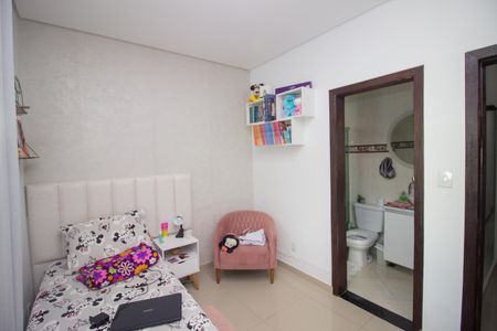 Casa para alugar com 700m², 5 quartos e 14 vagasSuíte 2