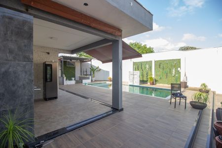 Casa para alugar com 700m², 5 quartos e 14 vagasÁrea comum - Piscina